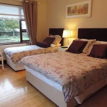 Louth Hall Bed & Breakfast 4*