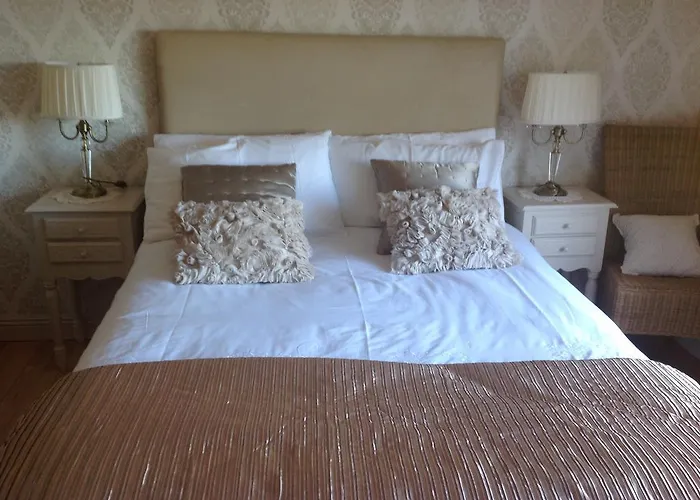 Louth Hall Bed & Breakfast 4*